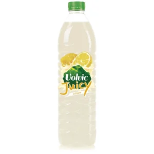 Bouteille de boisson Volvic Juicy citron 1,5L posée sur fond clair