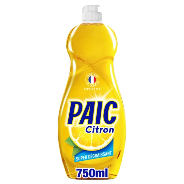Liquide vaisselle Paic Citron – flacon de produit dégraissant au parfum citron, sur fond de cuisine éclatante